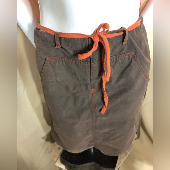 EUC Columbia Skirt - Picture 6 of 9